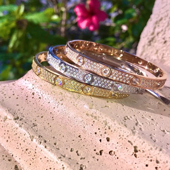 Men Iced Out Diamond 18k Screw On Bangle Bracelet - Picture 8 of 8